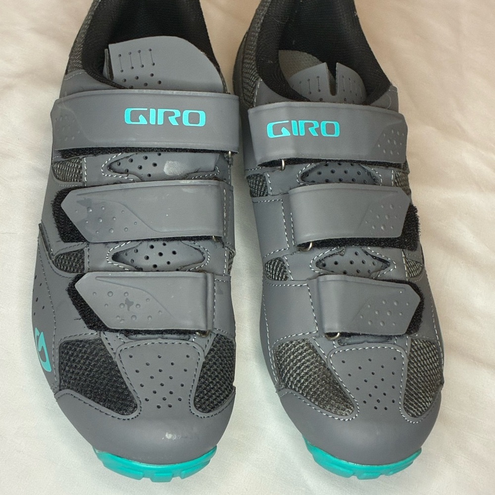 Giro Cycling Shoes Size 42 Gray SPD Mountain Bike Spin Shoes Velcro